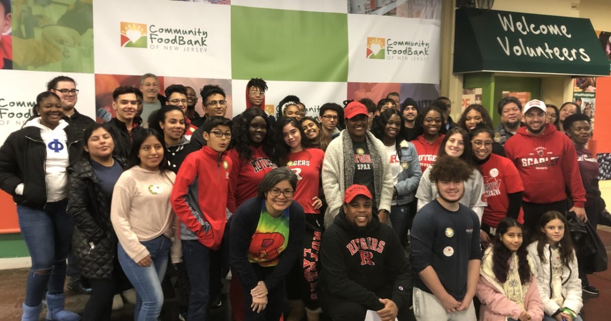 Rutgers SPAA Gives Back Ahead of Thanksgiving School of Public